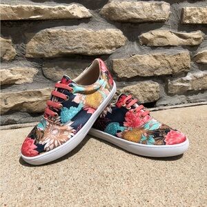 Colorful Floral Women's Sneakers by Chula Moda Latina México